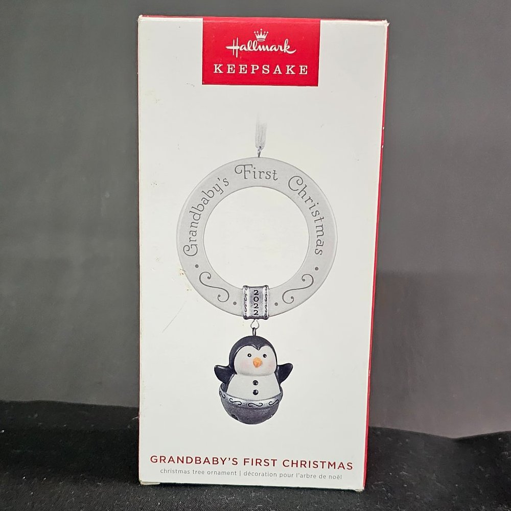 Grandbaby's First Christmas' Hallmark Ornament 2022,Grandparents Love Grand Kids - Picture 1 of 3